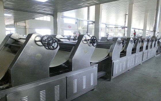 China Hoog rendement Automatische Noedel die tot Machine maakt de Gebraden Onmiddellijke Noedeleenheid leverancier